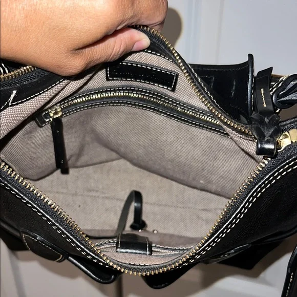 Dooney & Bourke Black Leather Shoulder Bag - Picture 4 of 5